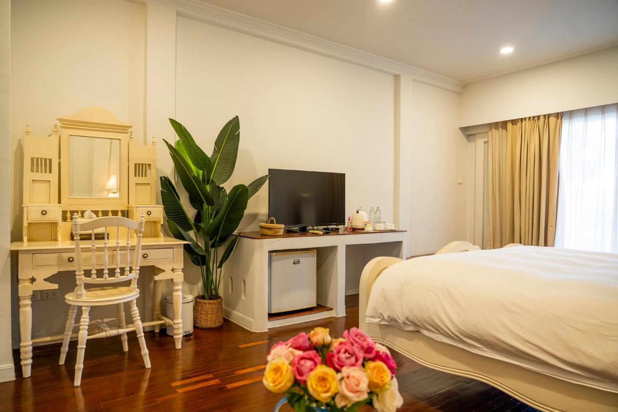 Rosario Oasis Resort Sha Plus Chiang Mai Esterno foto