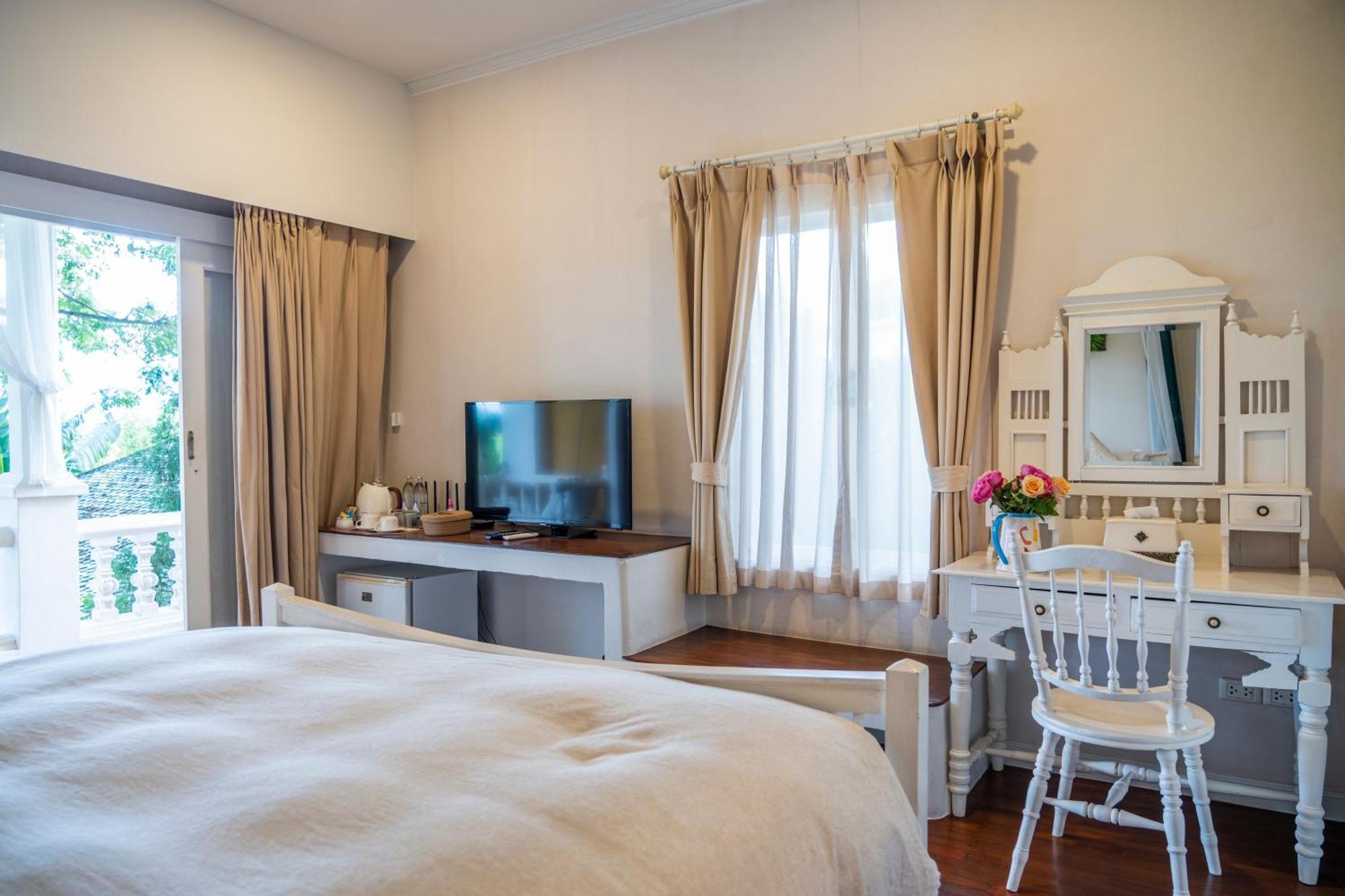 Rosario Oasis Resort Sha Plus Chiang Mai Esterno foto